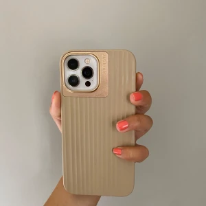 Nudient skal - Säljer detta super fina skal från nuident då jag har bytt mobil! Använd ett fåtal gånger 💕  Iphone 13 pro mac och Iphone 12 pro max Nypris 400kr