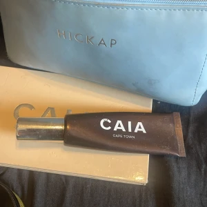 Caia bronzer - Säljer min caia bronzer, super fin men har hittat en annan favorit! Cirka 2/3 kvar av den!