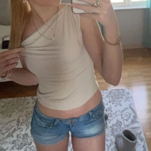 Tröja - En fin tröja från hm, nyskick, skriv om fler bilder💕