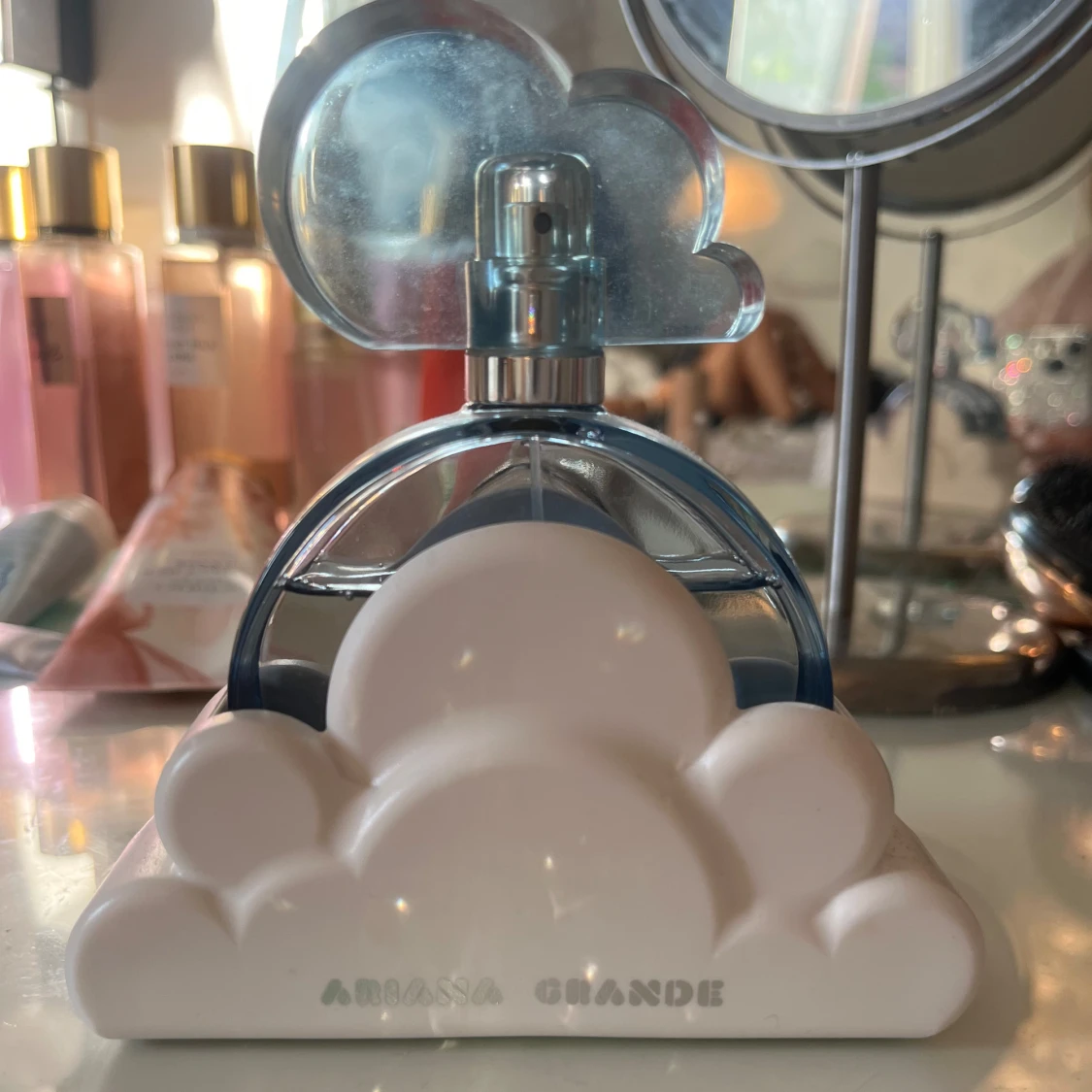 Ariana grande cloud