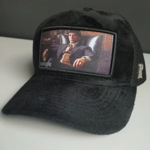 SCARFACE KEPS - 9/10 skick köpt för 500kr på ROVIOR säljer för 200kr