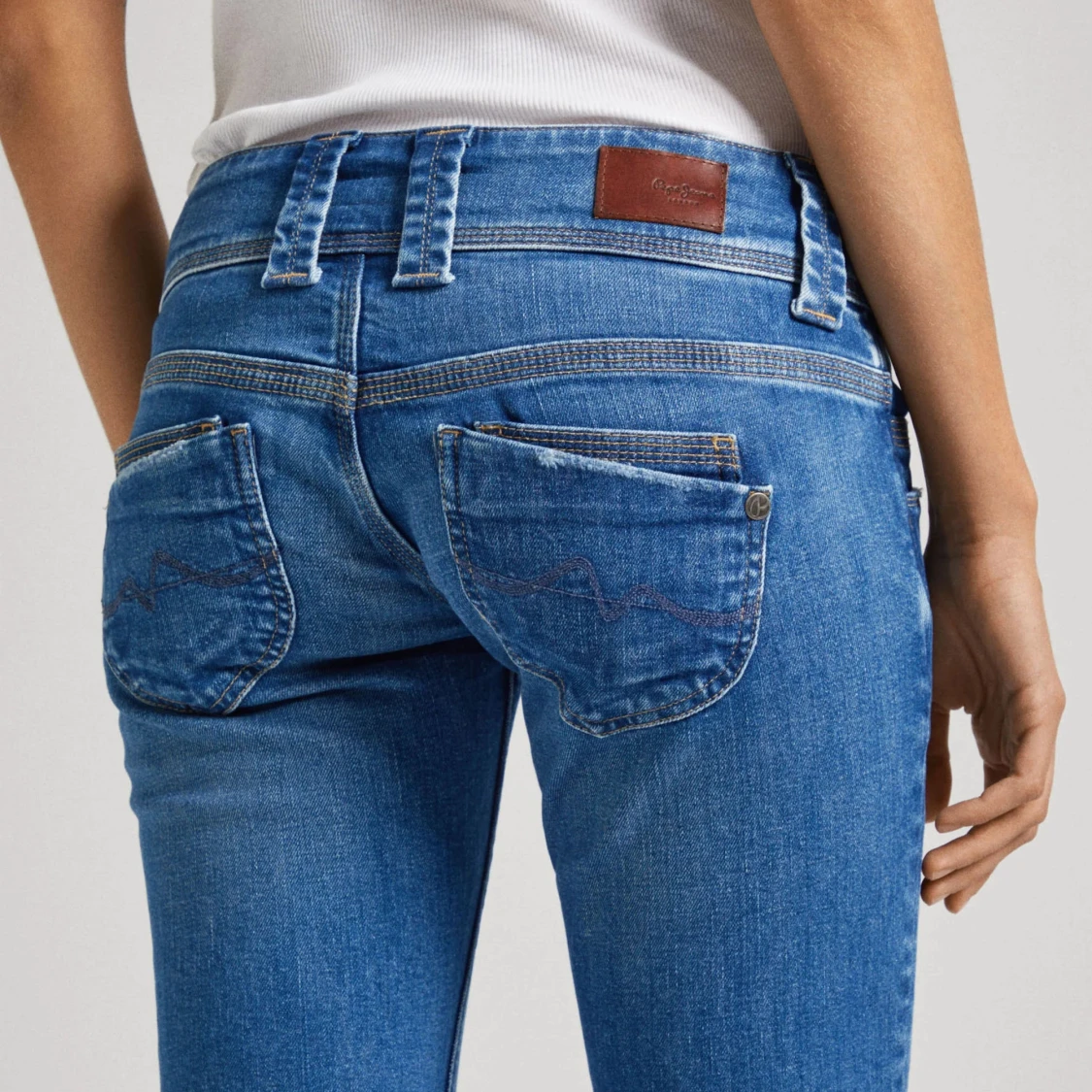 Långmidjade pepe jeans - 90