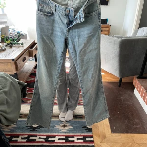 Vera Moda jeans  - Säljer dessa Vera Moda jeans i storlek 38 för 200 kr men pris kan diskuteras. Original priset va 500 kr sen är dom bara använda en gång.