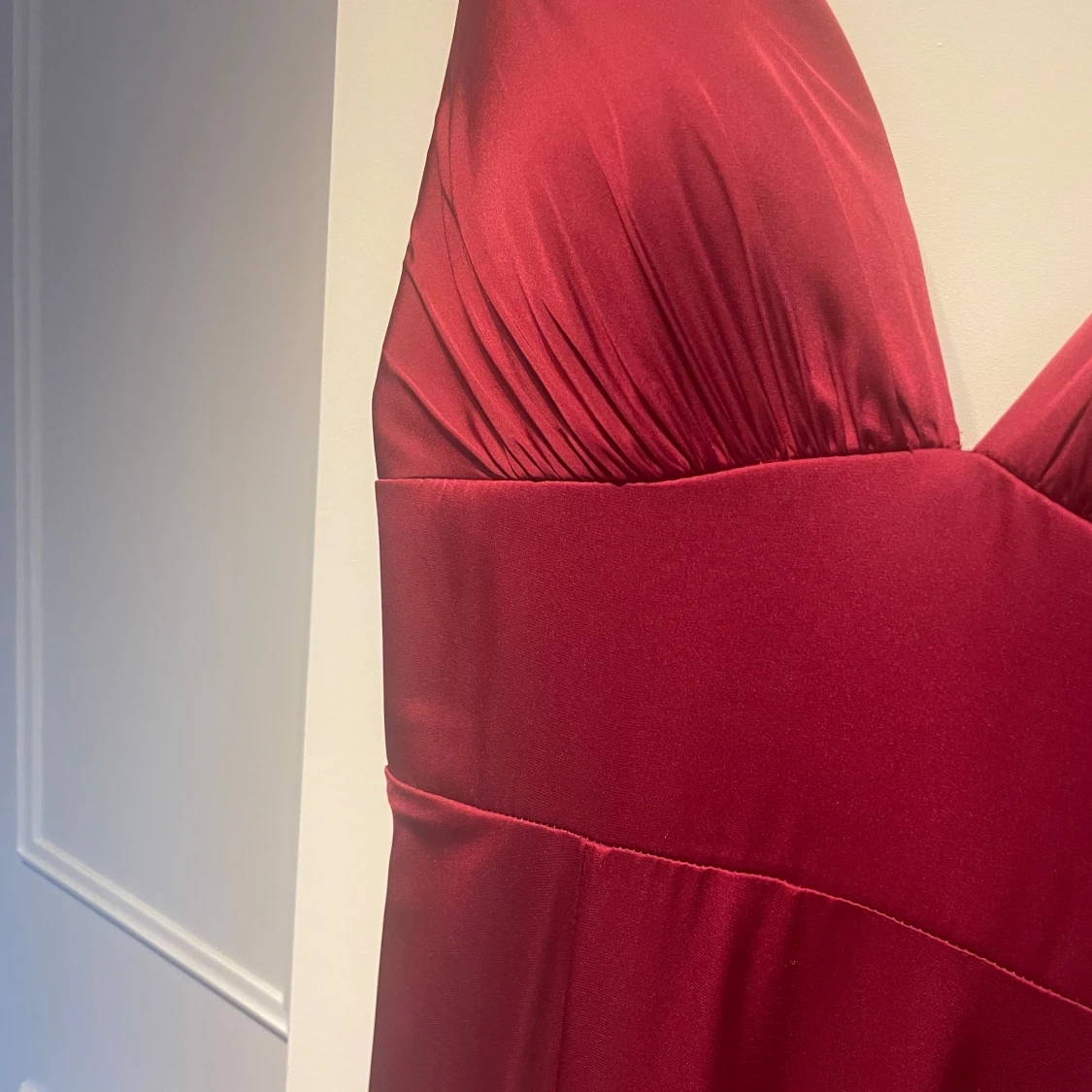Mörkröd balklänning  - 91