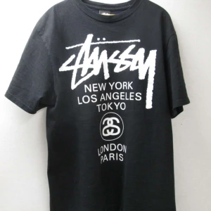 Svart Stüssy T-shirt  - Svart Stüssy T-shirt 300kr Storlek: M
