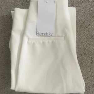 Vita kostym byxor  - Helt nya  Jätte fina