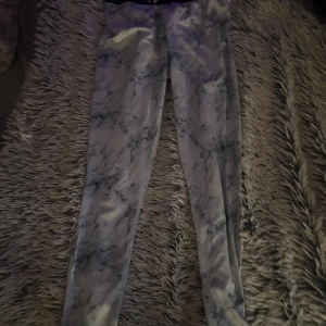 Träningsbyxor - För små knappt använda