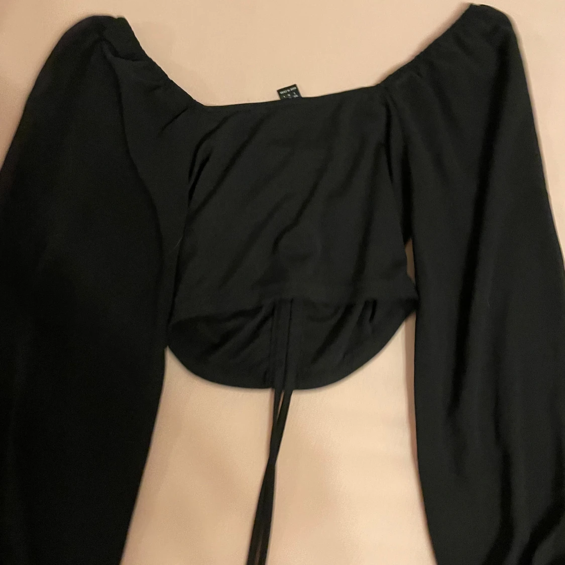 Svart off-shoulder topp - 92