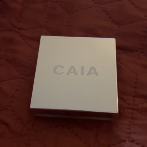 Caia setting powder  - Helt nytt, transparent nypris 295kr