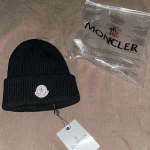 Moncler mössa - Monclizzy, snygg mössa bra pris har även flera färger på min profil 🙌🏽 