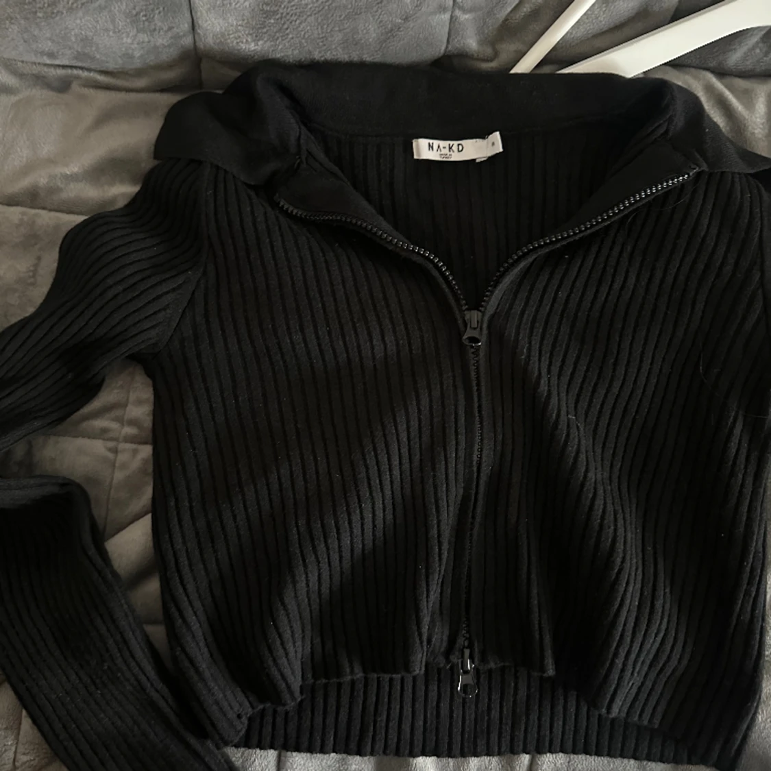 svart tröja/kofta - 91