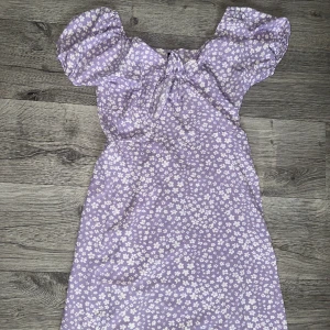 Sommarklänning  - Härlig sommarklänning storlek M 