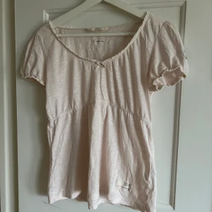 Odd molly - Säljer denna supersöta ljusrosa topp från Odd molly i storlek 1💕