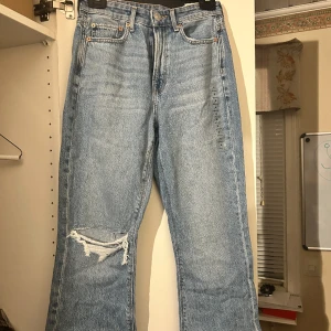 Bootcut jeans - Bootcut jeans från american eagle, aldrig använda med prislappar kvar. 