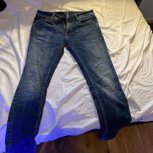 Riktigt feta Jack and Jones jeans, så kallad grisch jeans! Skick 9/10.