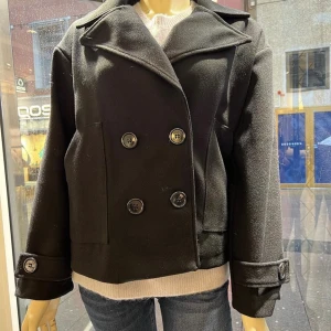 Chelsea kappa💓💓 - säljer nu min kappa som är köpt i göteborg på chelsea! jätte bra skick och inga skador!  kom provat för mer bilder🥰💓