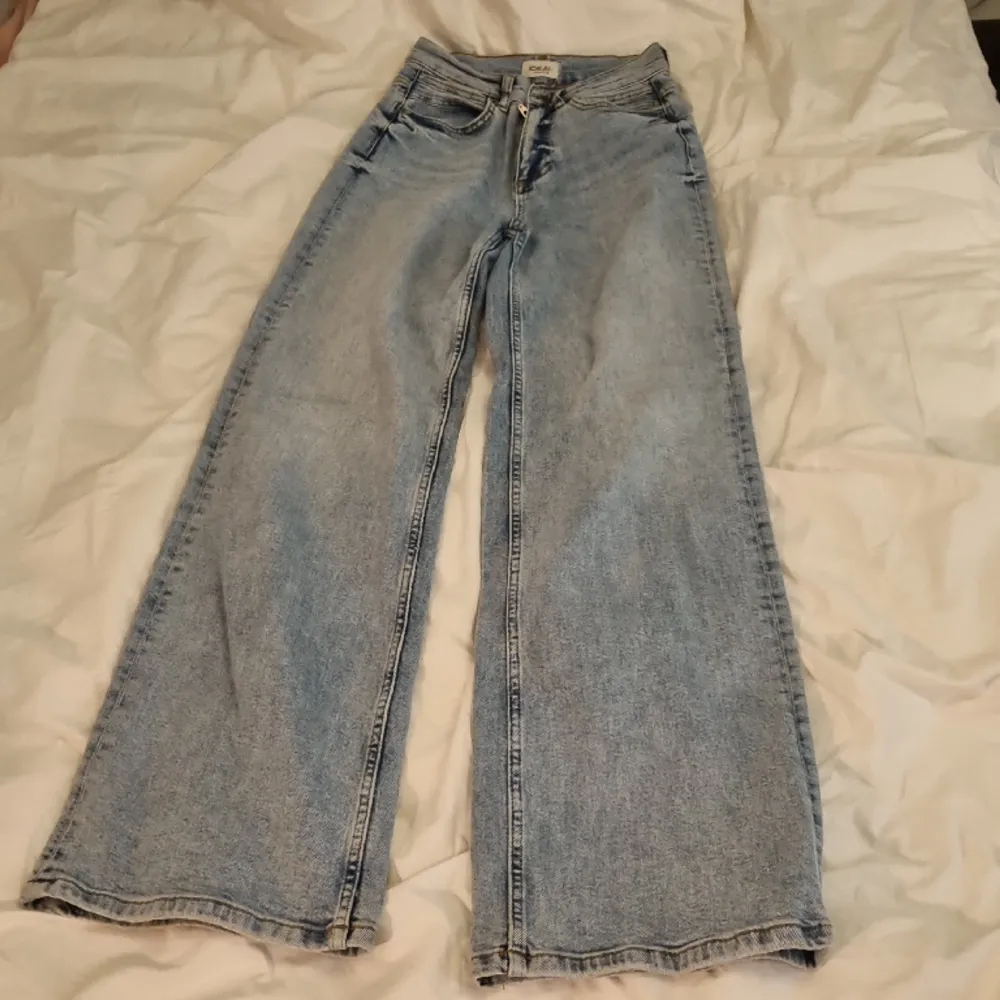 Blå jeans från IDEAL. Fint skick. Köparen står för frakten . Jeans & Byxor.