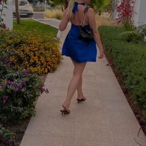 Blå sommarklänning  - Säljer denna otroliga sommarklänning från zara❤️‍🔥