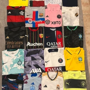 PSG, MAN CITY,ARGENTINA MM  - Storlek m.🌠 Kolla mina andra annonser för flera modeller.  Priser varierar mellan 500-700kr🎉 Köper du mer än 3 på en gång kan vi fixa en deal 🥇 Tveka inte att skriva och fråga, Mvh Daniel  