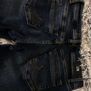 ltb jeans - Säljer mina super snygga ltb jeans då dom inte kommer till användning längre, dom är i stl 27/34❤️ skriv om nu vill ha fler bilder eller har några frågor ❤️