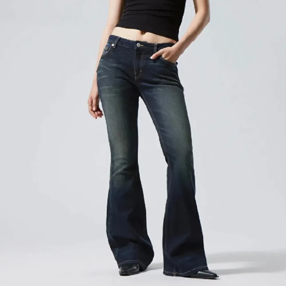 Säljer för att de var för stora på mig💗. Jeans & Byxor.