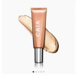 Caia Highlighter - En helt ny dock bruten förpackning men ej testad. Så ny ändå ny pris 295 Säljer för 220 kronor💛 Pearl swirl 