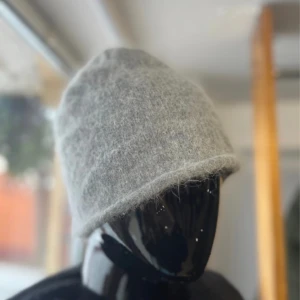 Fwss - Säljer denna sjukt fina mössa från fall winter spring summer❣️❣️superfint skick! Använd fåtal gånger och finns inte längre att köpa