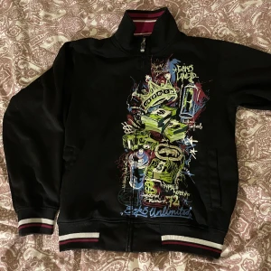 Eckō unltd zip up - Super snygg zip up tröja från Eckō unlimited i storlek M. Bra skick säljes pga använder inte längre