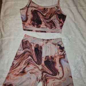 Set - Super fint set med matchande topp och shorts, bara testad🫶🏼 Stretch