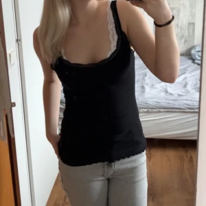 Spetslinne  - (Tryck inte på köp nu direkt) kolla gärna min profil❤️