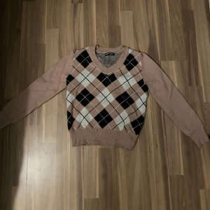 Rutig sweater (checkered sweater) - Grandpa sweater, gott skick! Storlek S, varm :)