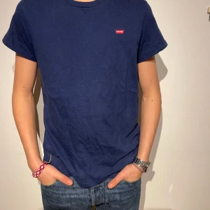 Lewis T-shirt  - Levi’s T-shirt i bra skick
