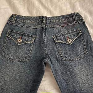 Svarta vintage jeans 