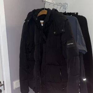 Calvin Klein vinterjacka - Säljer denna då jag köpt en ny, kom gärna med frågor!