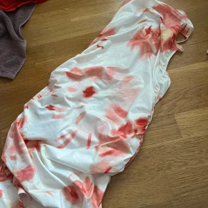 Shein klänning  - Klänning med snörning på ryggen 