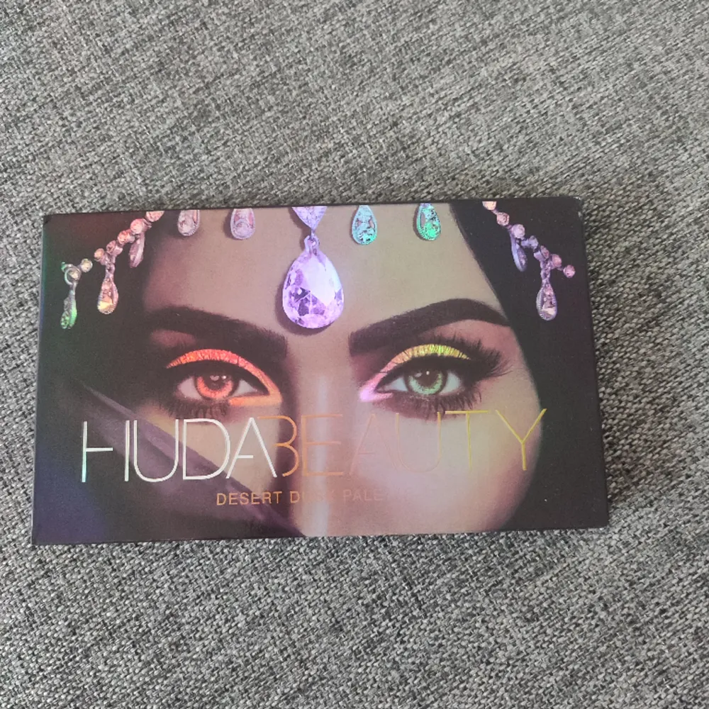 HUDA BEAUTY palett NY . Övrigt.