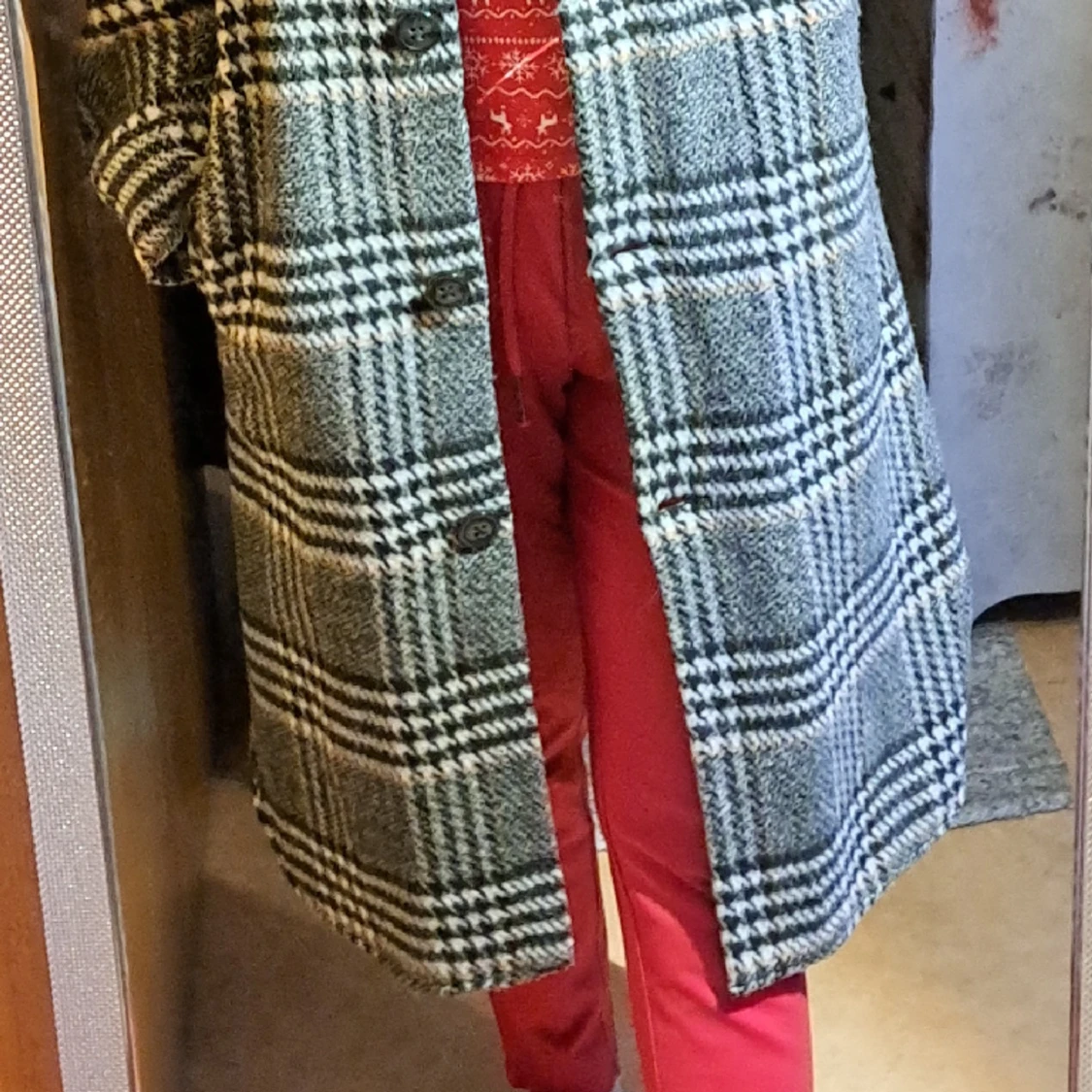 Kappa i grått rutigt tyg - 90