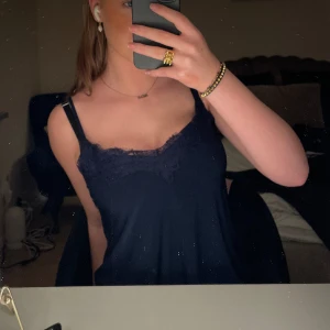 Spets linne - Säljer denna super snygga linnet som jag aldrig använder längre💗 använd ca 4 ggr