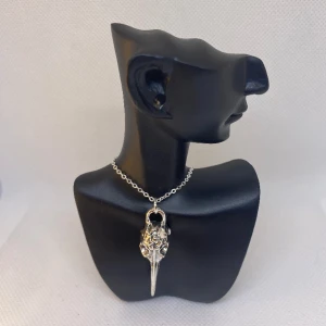 Bird skull necklace💀💘 - Superfint halsband💗kedjan är 40cm💕