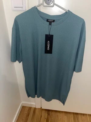 Ny T-shirt  - Köptes från new yorker. Storlek S i relaxed fit. 