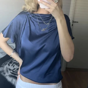 Blus - Säljer denna vackra blus från Zara som aldrig är använd.