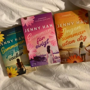 The summer I turned pretty böcker  - De tre delarna av dem populära The summer I turned pretty böckerna på svenska. Väldigt bra short reads. Har läst dem men inga tecken på användning, 299 kr för alla tre.