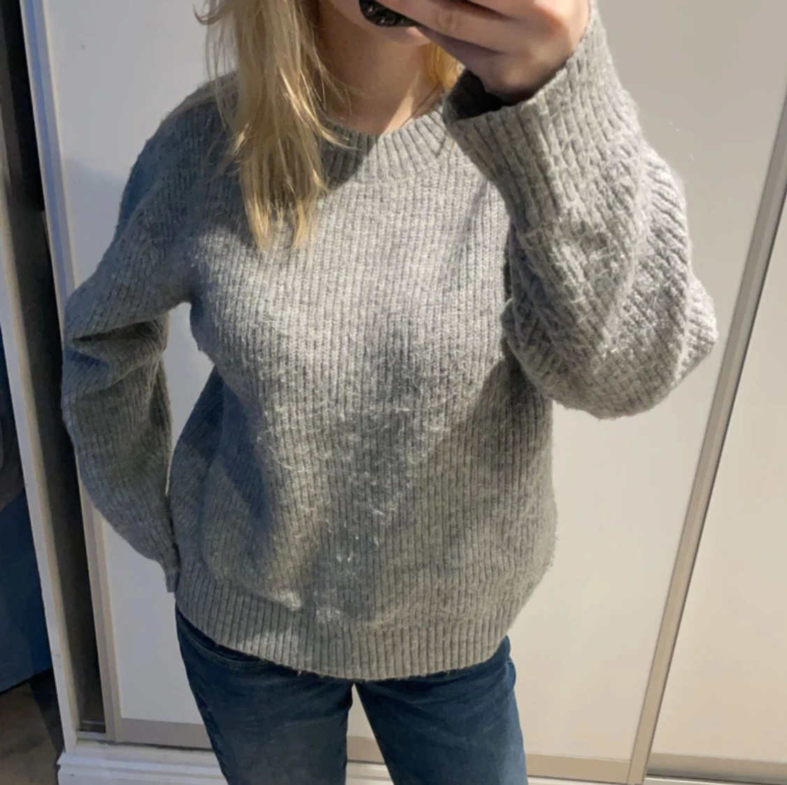 Grå stickad tröja  - 90