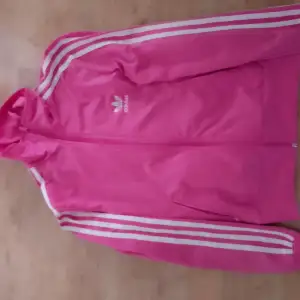 Old school Adidas tröja storlek 38. I bra skick.