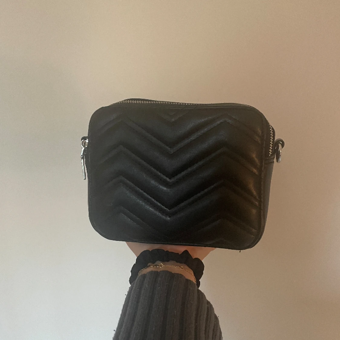 Svart väska  - 91