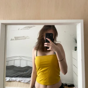 gult linne -  fortfarande väldigt bra skick trots användning