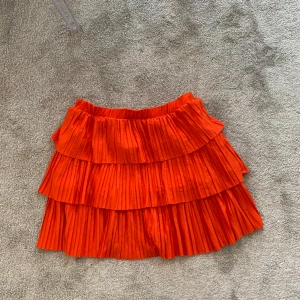 Kjol från Zara - Storlek M 