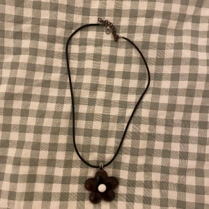 Glas halsband - Halsband i glas 🦢 I fint skick!