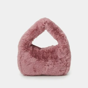 Nicole Fauxfur Handbag från Ginatricot - Så söta handväska från GinaTricot(med taggar) men inte har möjligen att använda den då behövs att sälja vidare.  Höjd: 18cm Längd: 30cm Bredd: 10cm Bärhandtag: 16cm