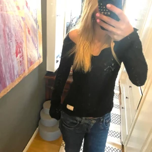 Odd Molly - säljer denna Odd Molly tröjan då jag inte använder den, köpt på plick💓det är bilder från när jag köpte den💓